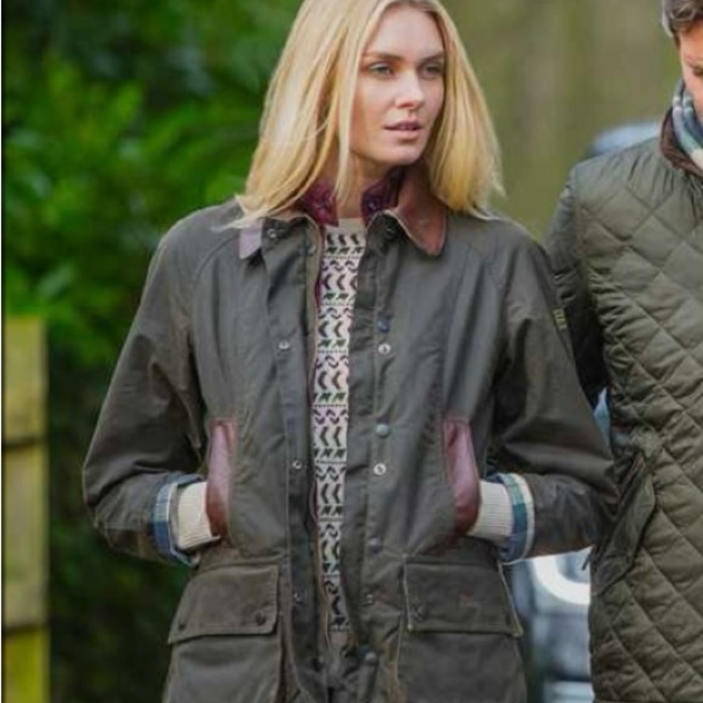 Barbour Women’s Land Rover Waxed Jacket size US 6/UK 10